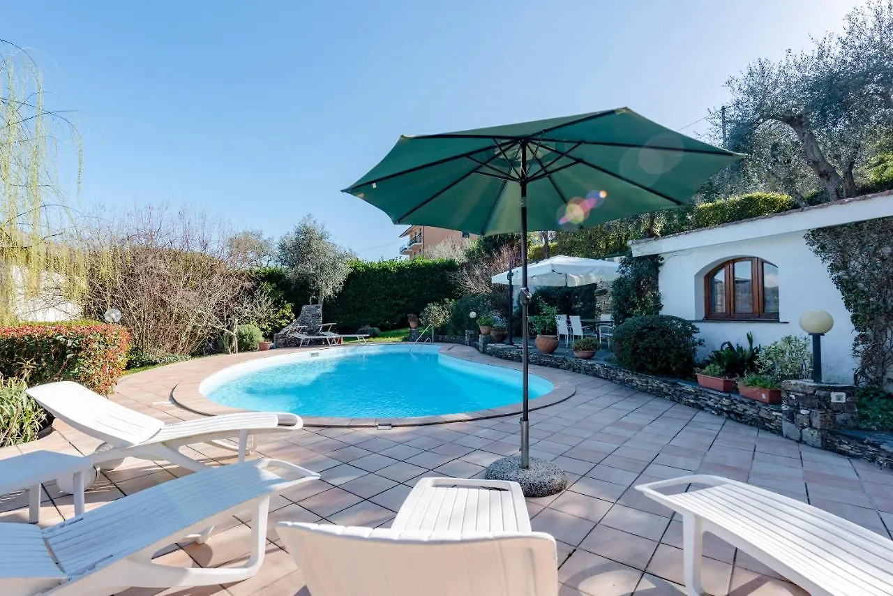 Villa Renetta With Swimming Pool And Jacuzzi And Parking Rapallo 0*,  Italia