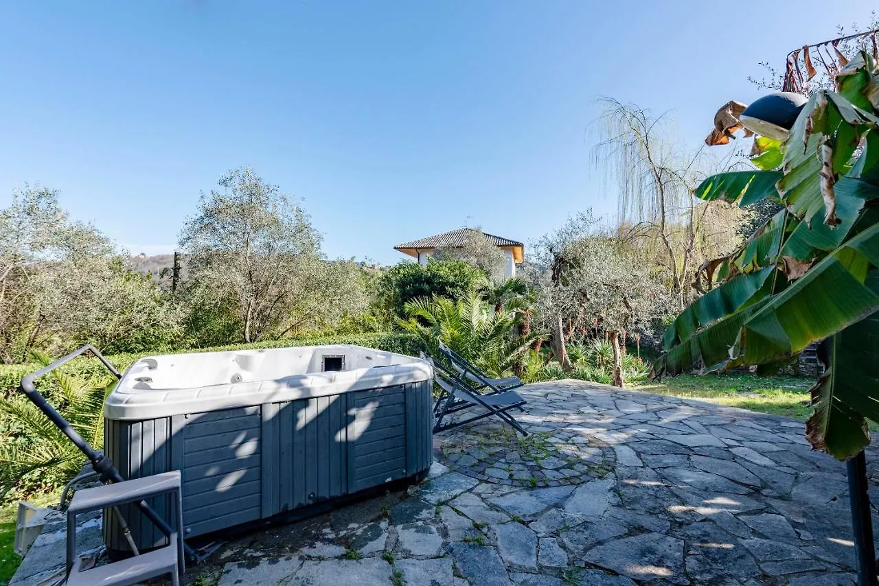 Apartment Villa Renetta With Swimming Pool And Jacuzzi And Parking Rapallo