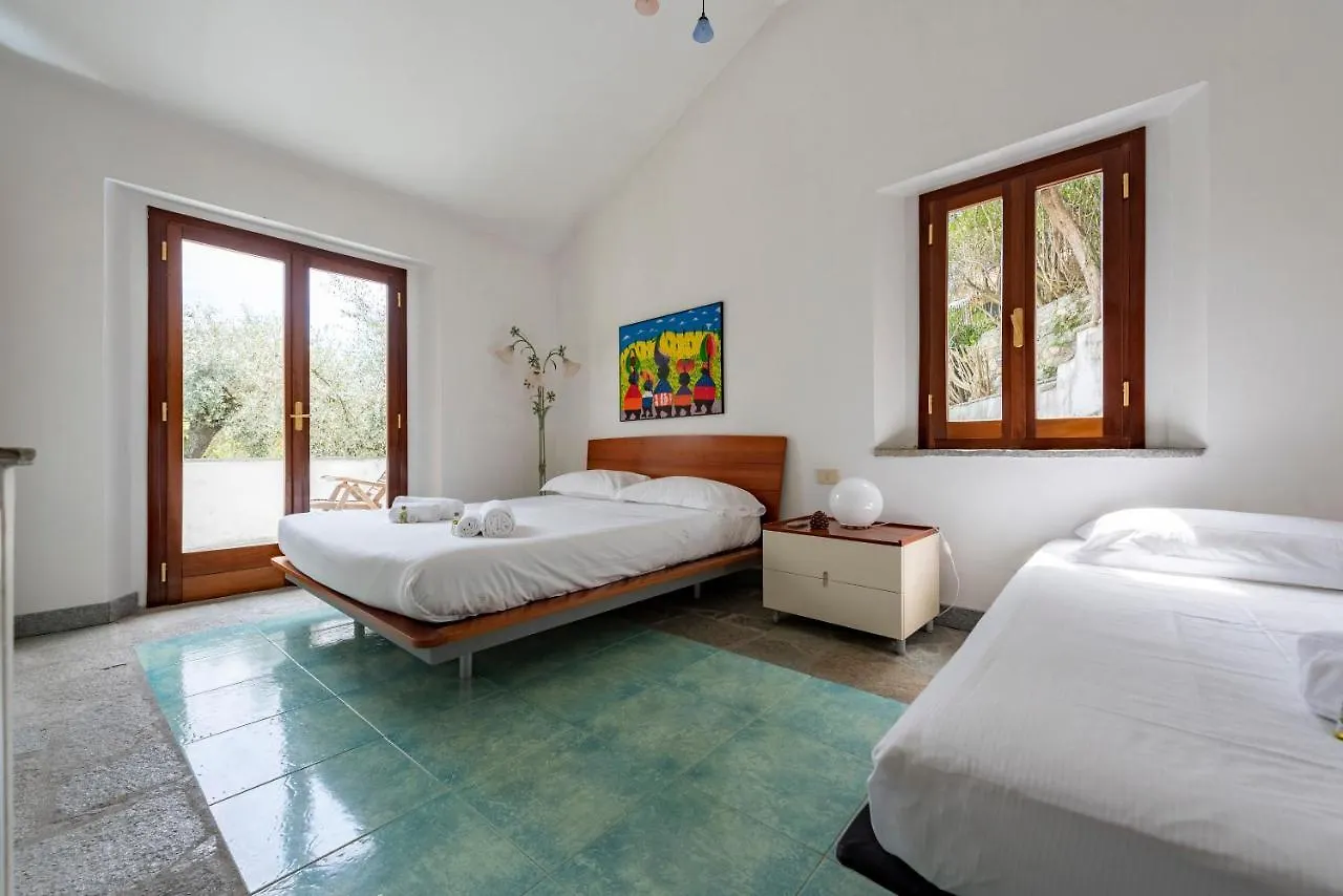 Apartment Villa Renetta With Swimming Pool And Jacuzzi And Parking Rapallo