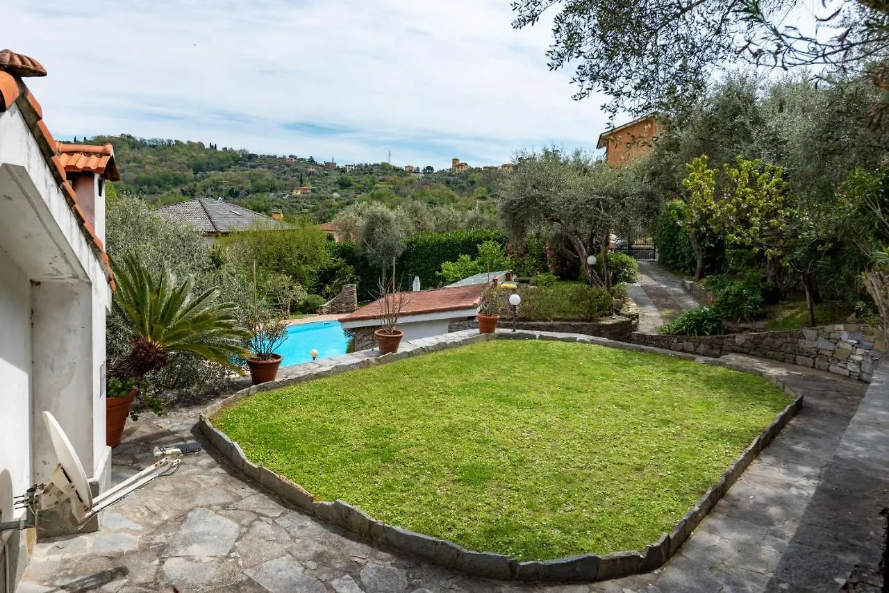 Apartment Villa Renetta With Swimming Pool And Jacuzzi And Parking Rapallo